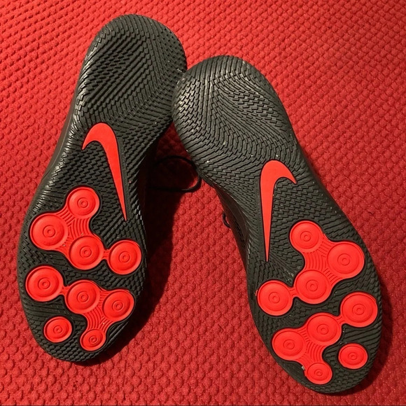 𝅺NIKE Sz 5-5.5Y Youth Kids' Grade School  Phantom GT Club IC Indoor Shoes - Picture 4 of 10